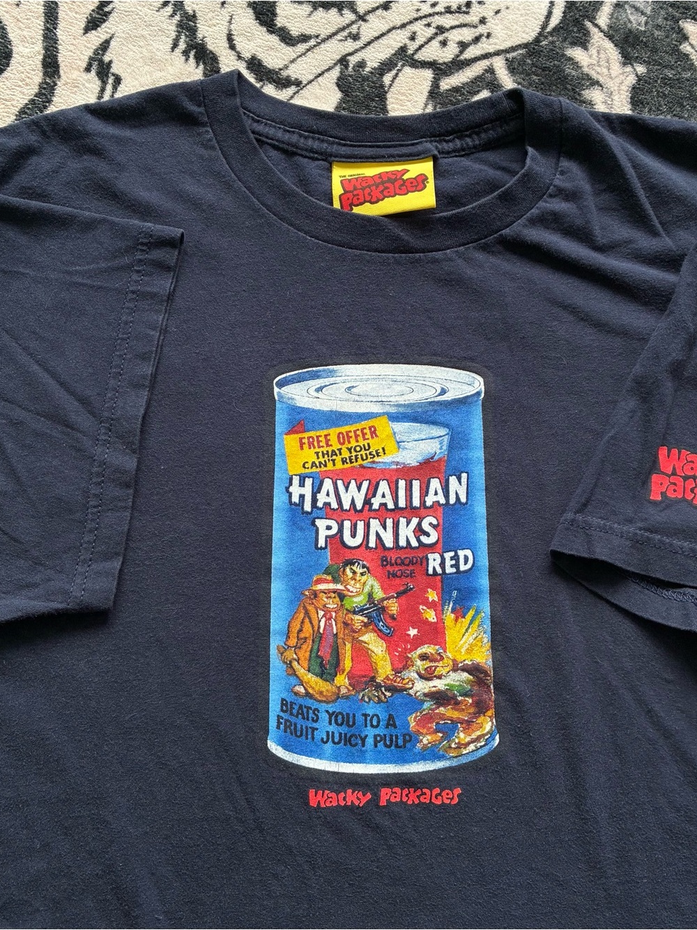 020 - VINTAGE 00s WHACKY PACKAGES Y2K HAWAIIAN PUNKS RED T SHIRT